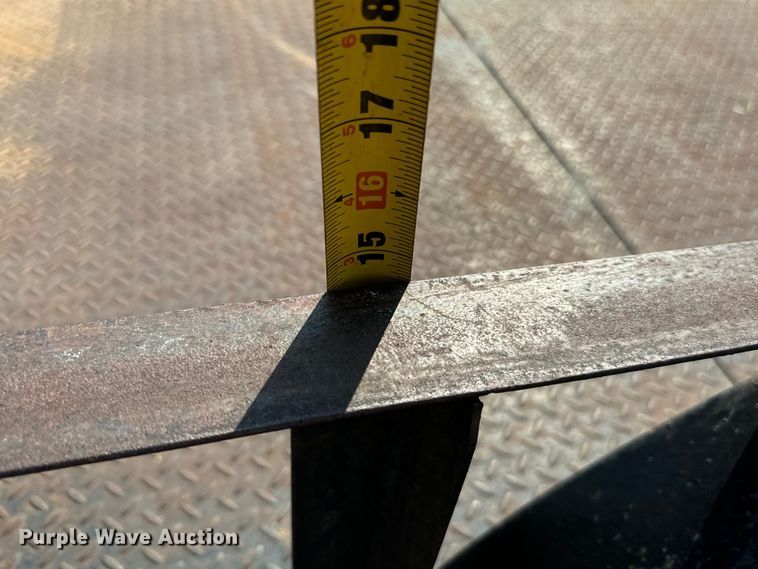 image for item NQ9682 1988 Sunblest utility trailer