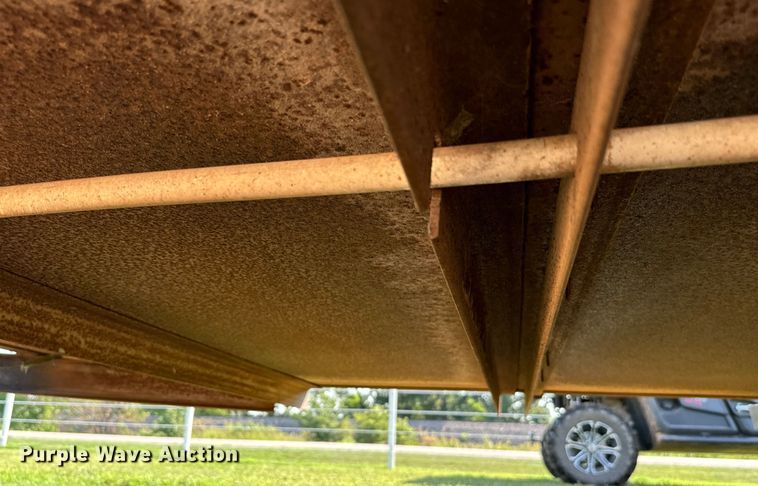 image for item NQ9682 1988 Sunblest utility trailer