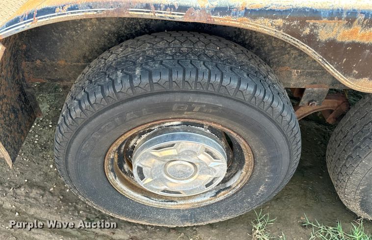 image for item NQ9682 1988 Sunblest utility trailer