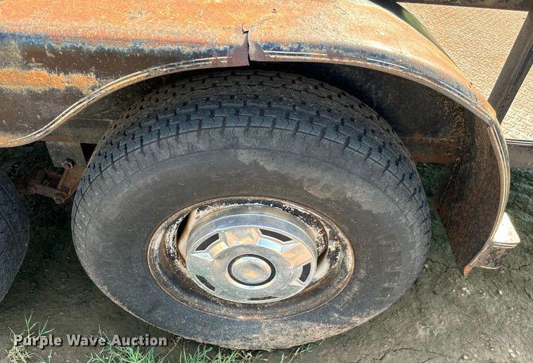 image for item NQ9682 1988 Sunblest utility trailer