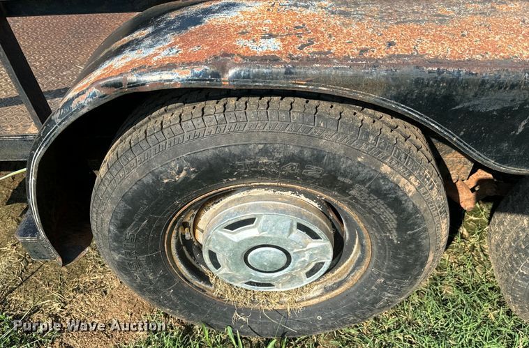 image for item NQ9682 1988 Sunblest utility trailer