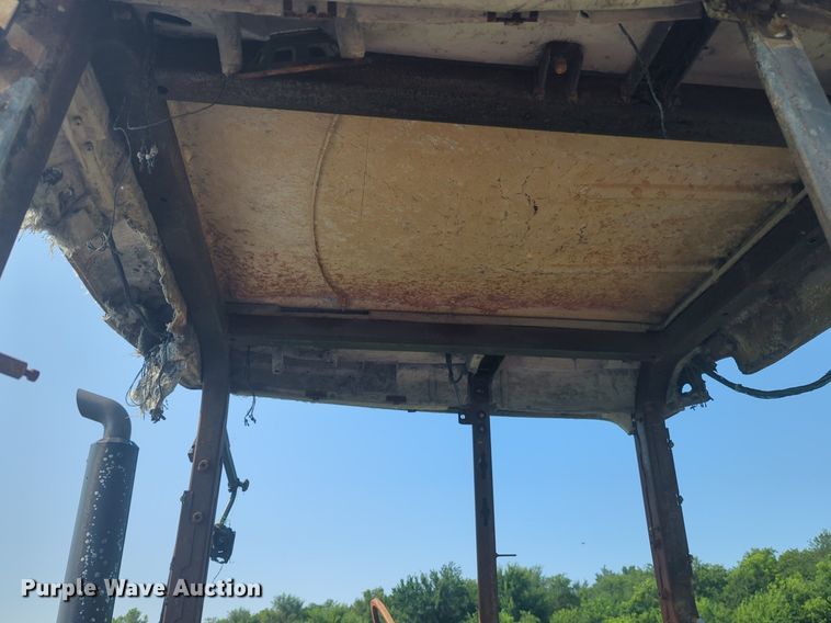 image for item NW9613 2019 John Deere  6120M  MFWD tractor