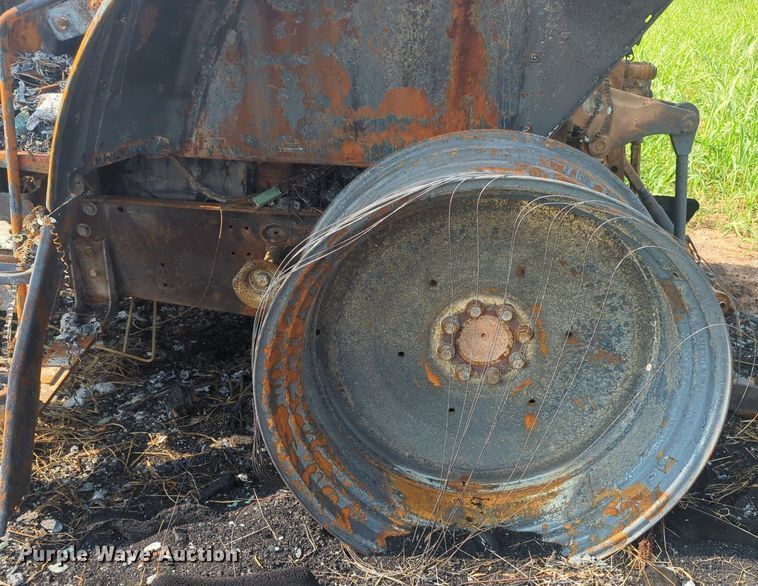 image for item NW9613 2019 John Deere  6120M  MFWD tractor