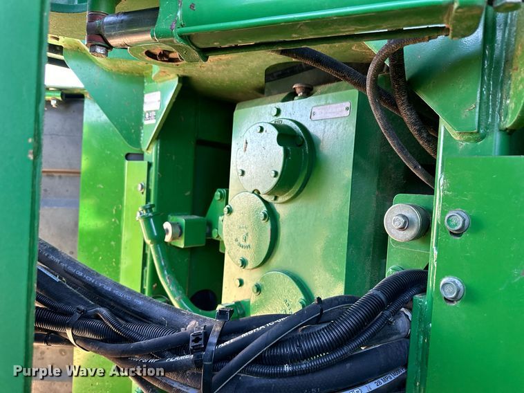 image for item OA9595 1996 John Deere 8770 4WD tractor