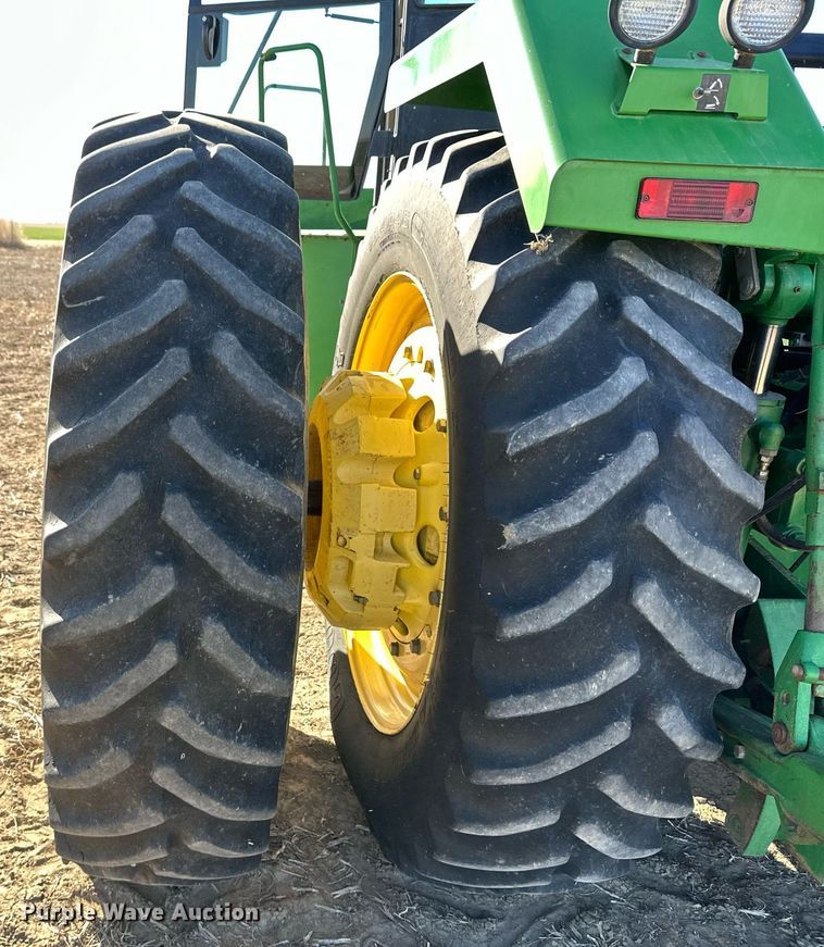 image for item OA9595 1996 John Deere 8770 4WD tractor