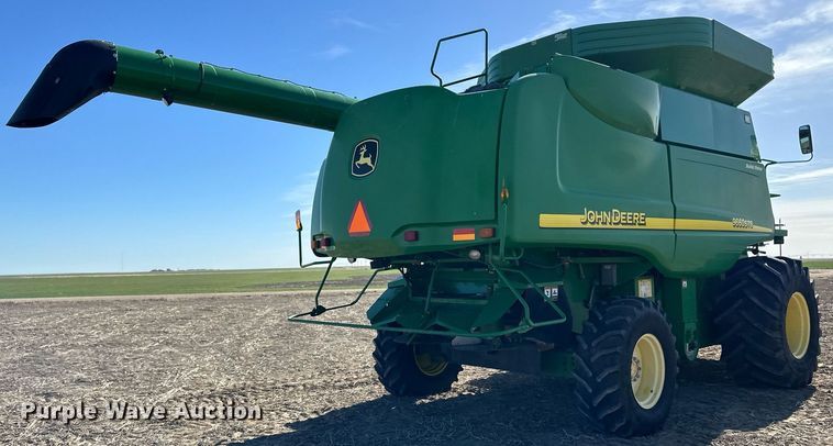 image for item OA9599 2007 John Deere 9660 STS combine