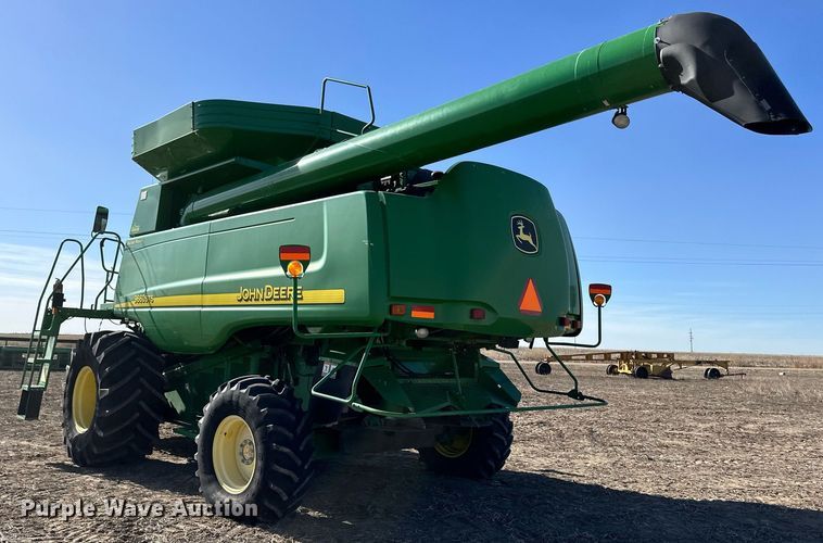 image for item OA9599 2007 John Deere 9660 STS combine