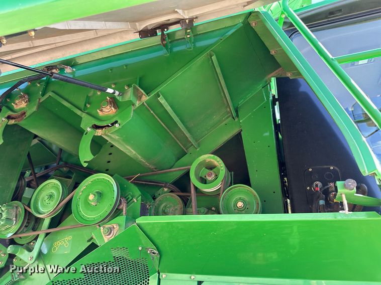 image for item OA9599 2007 John Deere 9660 STS combine