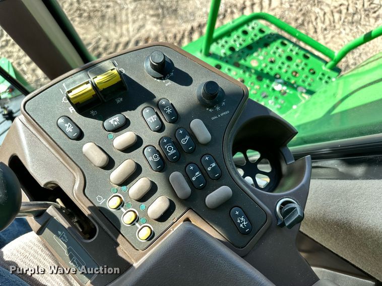 image for item OA9599 2007 John Deere 9660 STS combine