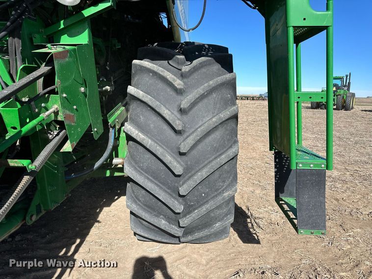 image for item OA9599 2007 John Deere 9660 STS combine