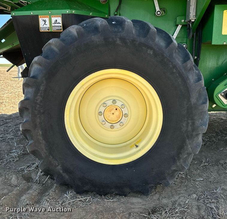 image for item OA9599 2007 John Deere 9660 STS combine