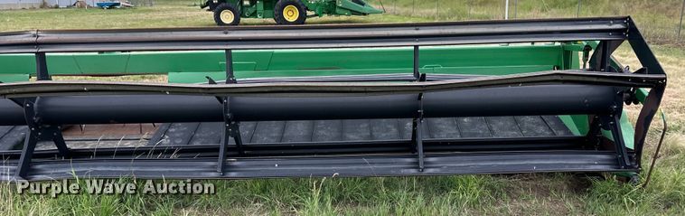 image for item OA9600 John Deere 936D draper head