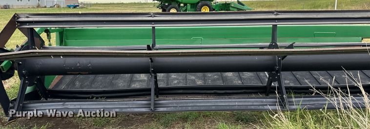 image for item OA9600 John Deere 936D draper head