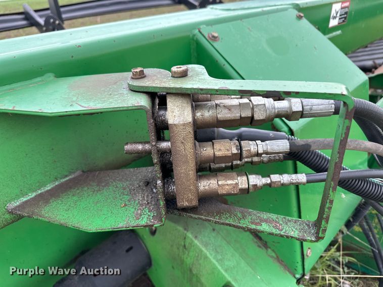 image for item OA9600 John Deere 936D draper head