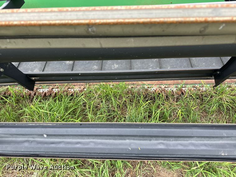 image for item OA9600 John Deere 936D draper head