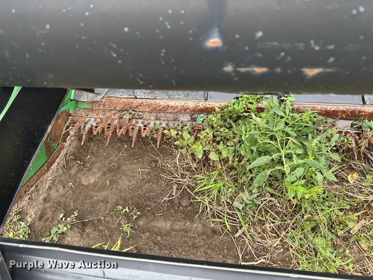 image for item OA9600 John Deere 936D draper head