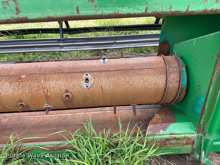 image for item OA9600 John Deere 936D draper head