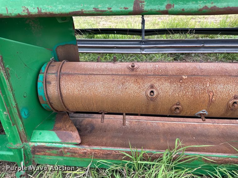image for item OA9600 John Deere 936D draper head