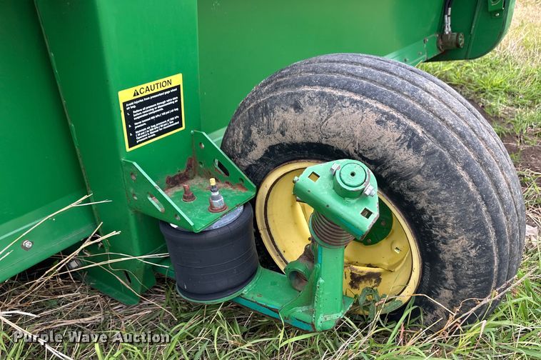 image for item OA9600 John Deere 936D draper head