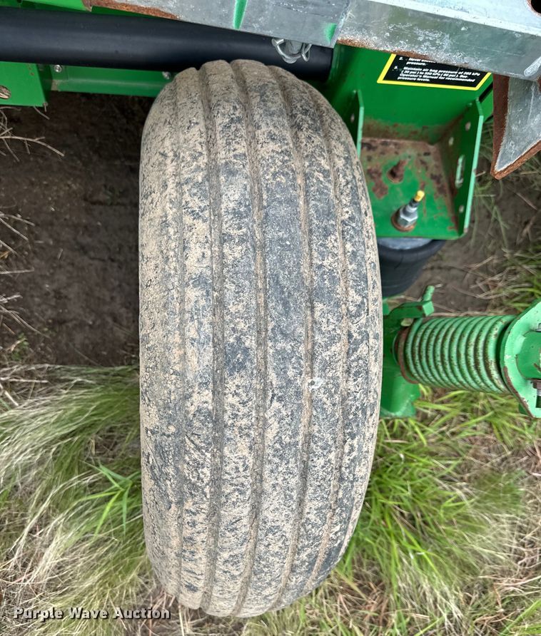 image for item OA9600 John Deere 936D draper head