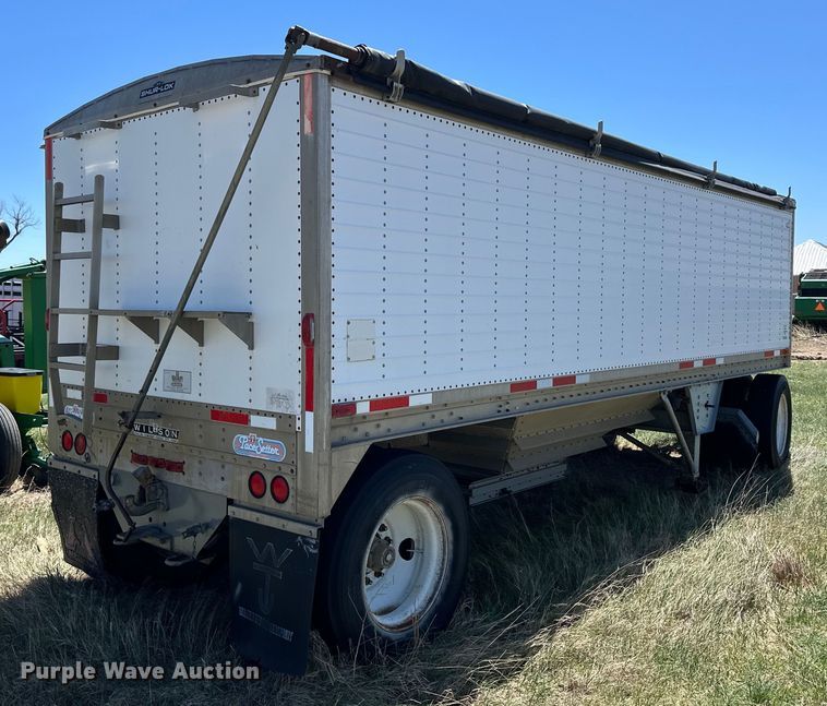 image for item OE9167 1992 Wilson DDWH-200 grain trailer