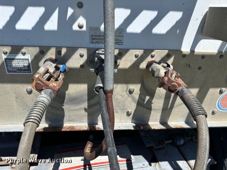 image for item OE9167 1992 Wilson DDWH-200 grain trailer