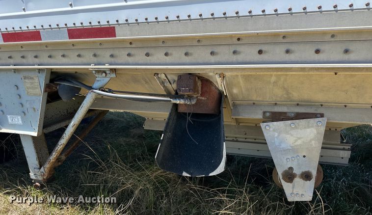 image for item OE9167 1992 Wilson DDWH-200 grain trailer