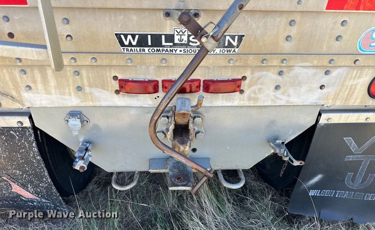 image for item OE9167 1992 Wilson DDWH-200 grain trailer