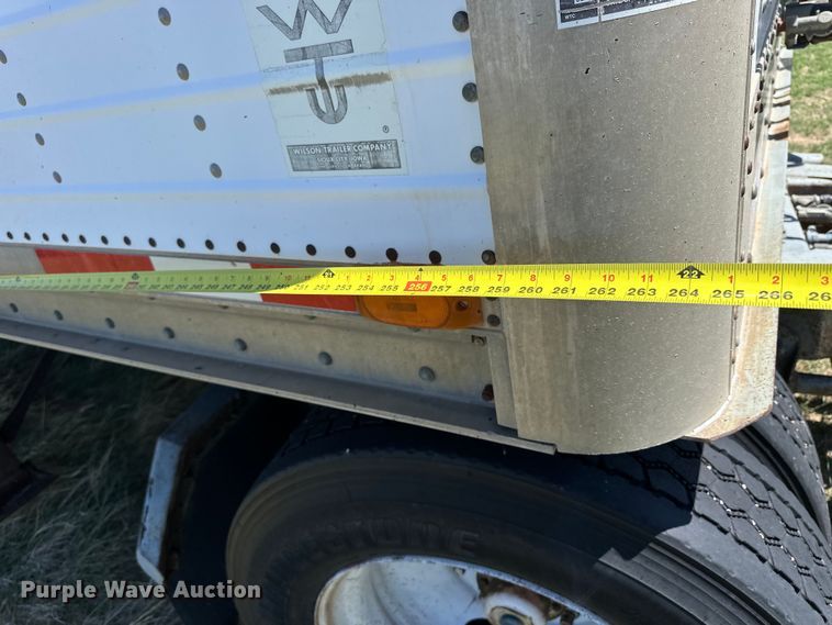 image for item OE9167 1992 Wilson DDWH-200 grain trailer
