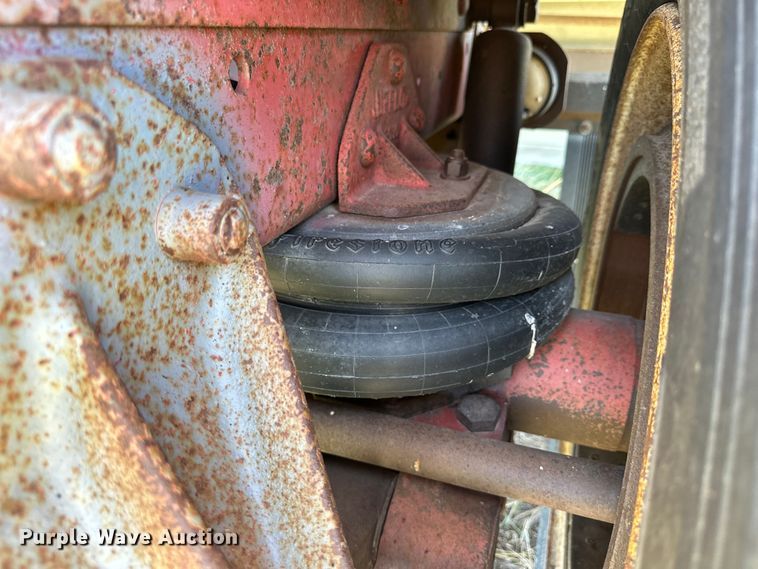 image for item OE9167 1992 Wilson DDWH-200 grain trailer