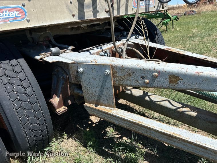 image for item OE9167 1992 Wilson DDWH-200 grain trailer