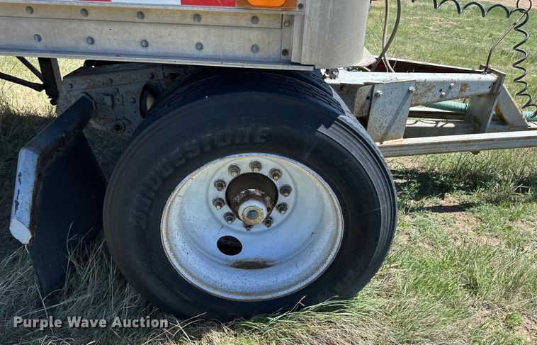 image for item OE9167 1992 Wilson DDWH-200 grain trailer