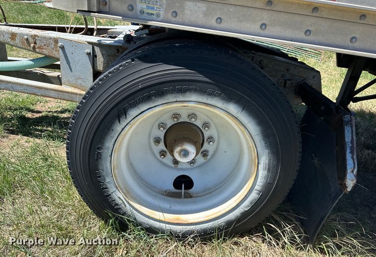 image for item OE9167 1992 Wilson DDWH-200 grain trailer