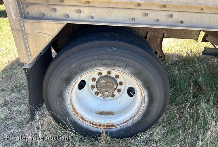 image for item OE9167 1992 Wilson DDWH-200 grain trailer