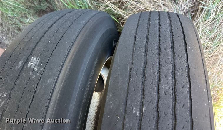 image for item OE9167 1992 Wilson DDWH-200 grain trailer