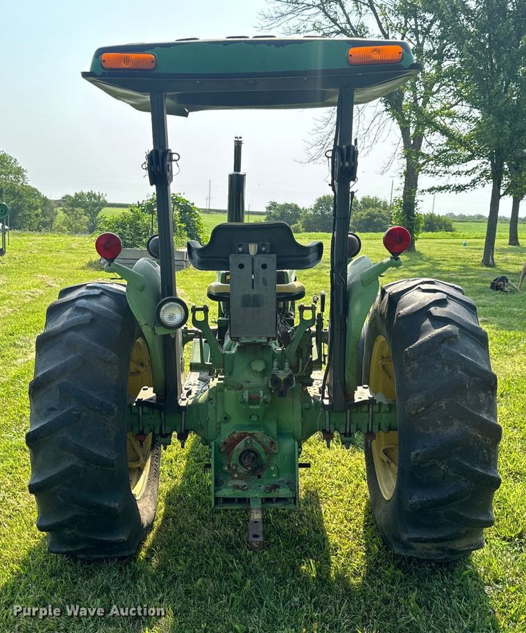 image for item OF9792 1976 John Deere 2240 tractor