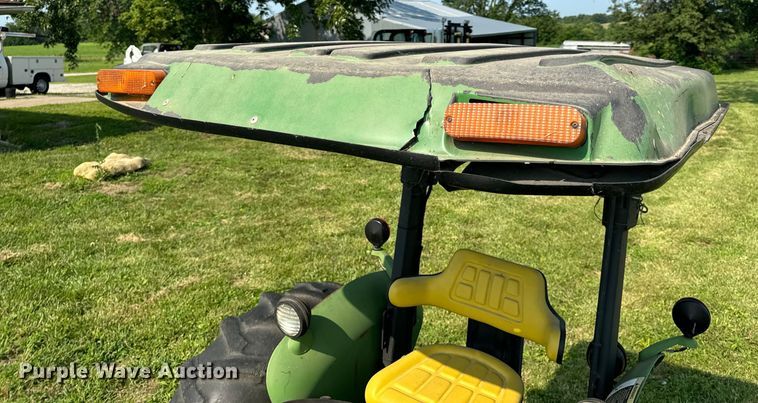 image for item OF9792 1976 John Deere 2240 tractor