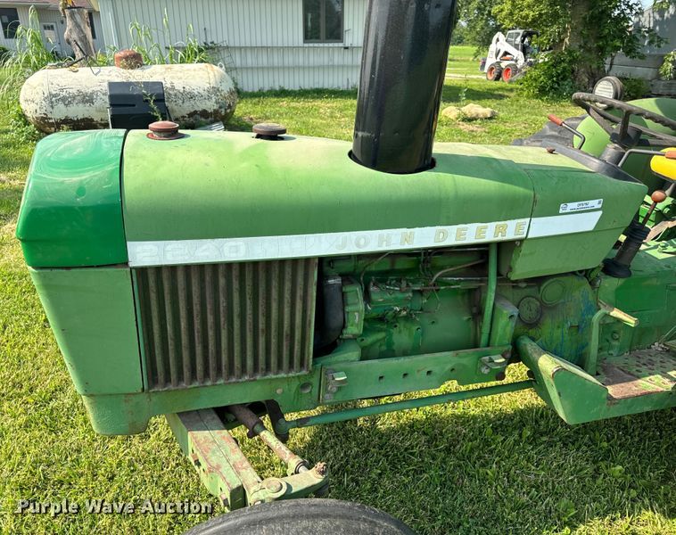 image for item OF9792 1976 John Deere 2240 tractor