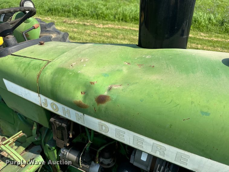 image for item OF9792 1976 John Deere 2240 tractor
