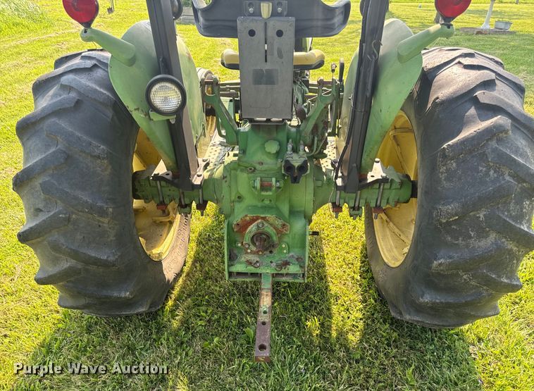 image for item OF9792 1976 John Deere 2240 tractor