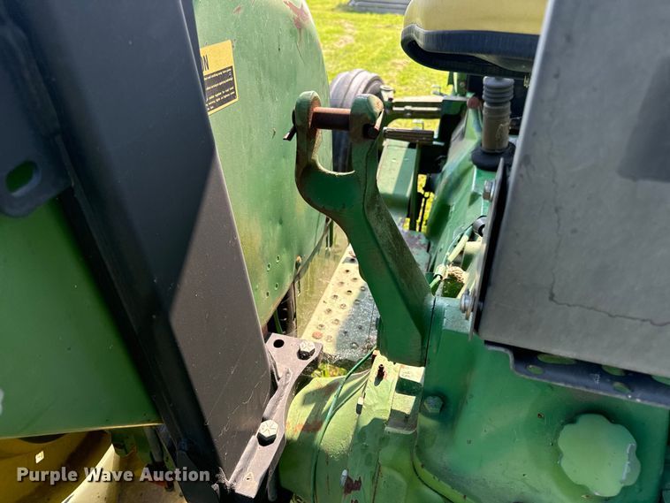 image for item OF9792 1976 John Deere 2240 tractor