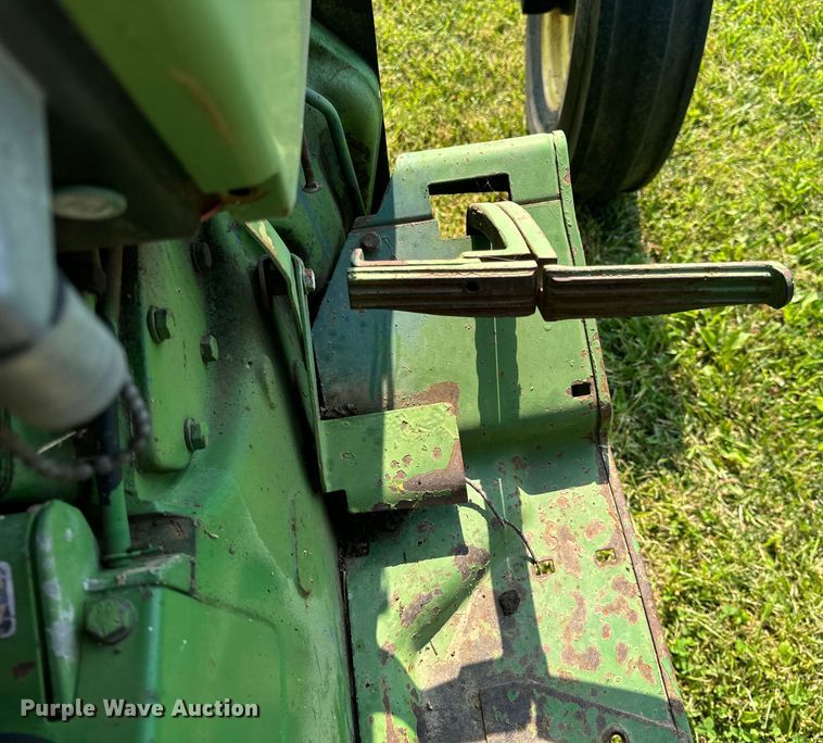 image for item OF9792 1976 John Deere 2240 tractor