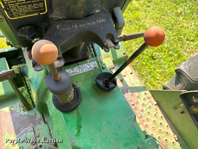 image for item OF9792 1976 John Deere 2240 tractor