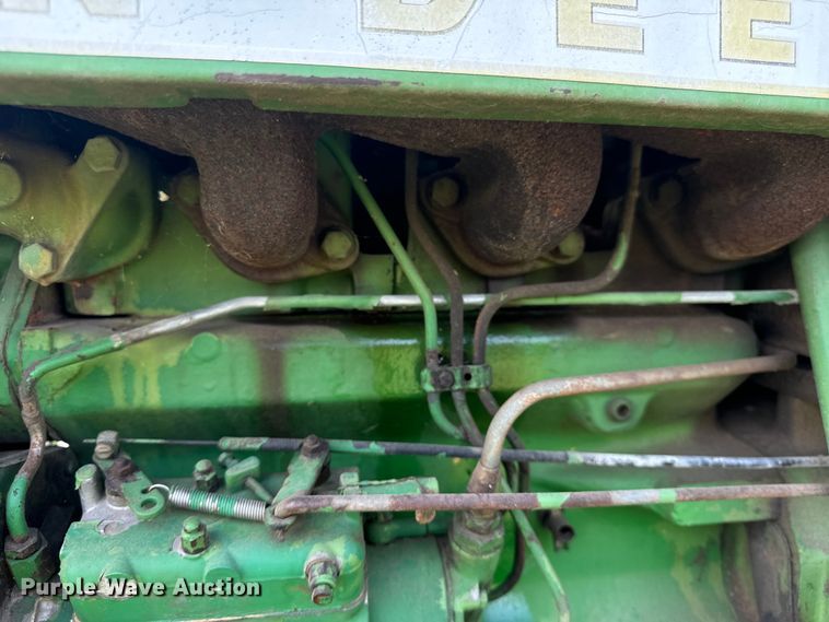image for item OF9792 1976 John Deere 2240 tractor