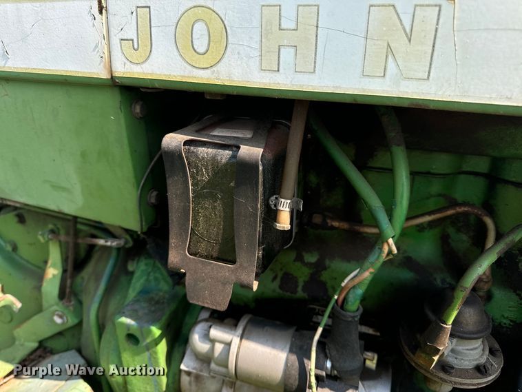 image for item OF9792 1976 John Deere 2240 tractor