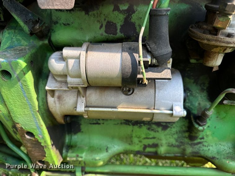 image for item OF9792 1976 John Deere 2240 tractor
