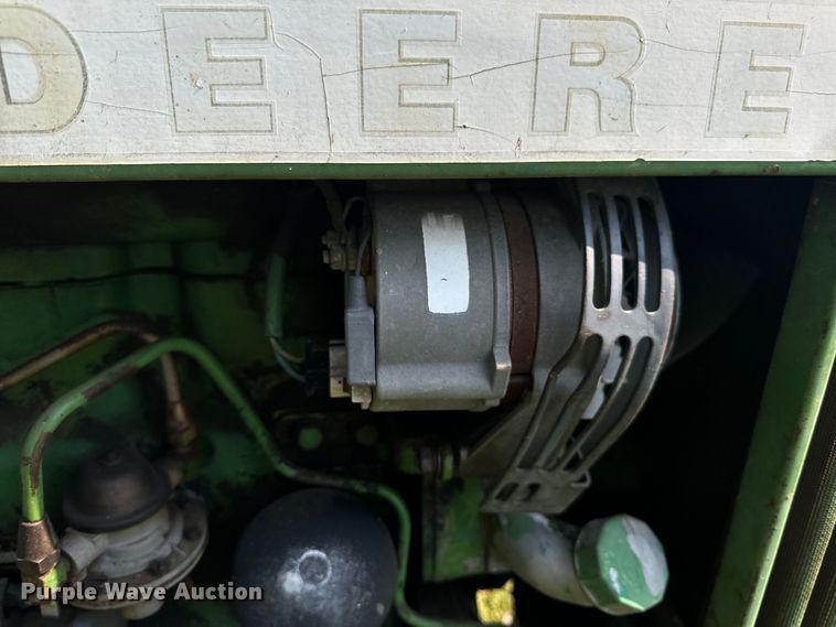 image for item OF9792 1976 John Deere 2240 tractor