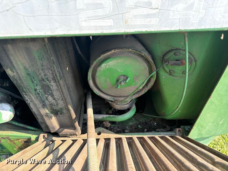 image for item OF9792 1976 John Deere 2240 tractor