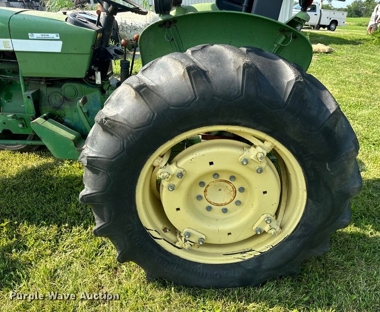image for item OF9792 1976 John Deere 2240 tractor