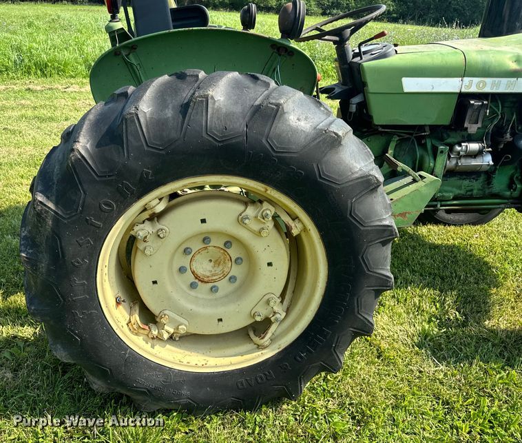 image for item OF9792 1976 John Deere 2240 tractor